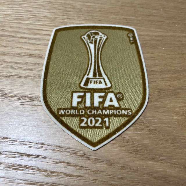 2021CWCチャンピオンパッチ(チェルシー用) スポーツ/アウトドアのサッカー/フットサル(ウェア)の商品写真