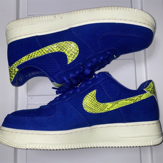 NIKE(ナイキ)の美品　NIKE AIR FORCE 1 メンズの靴/シューズ(スニーカー)の商品写真