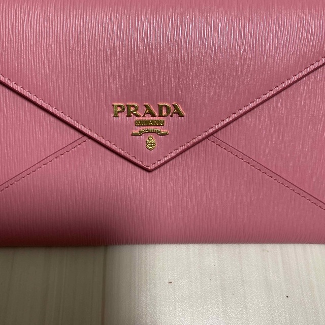 【送料無料】新品PRADAマルチケース♡