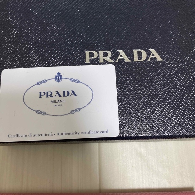 PRADA(プラダ)の【送料無料】新品PRADAマルチケース♡ レディースのファッション小物(財布)の商品写真