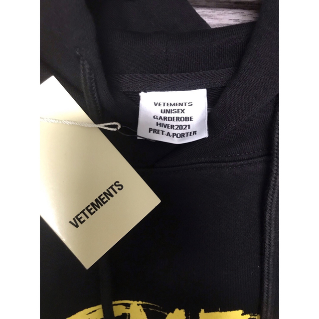 vetements パーカー　一度着用のみ　タグ付き　即日発送 メンズのトップス(パーカー)の商品写真