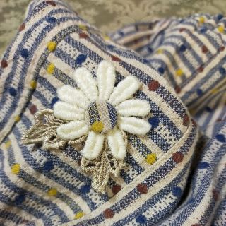 美品 🌼アームカバー🌼 キッチン マーガレット刺繍 レース くるみボタン(その他)