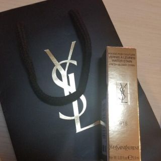 イヴサンローラン(Yves Saint Laurent)のルージュ(口紅)