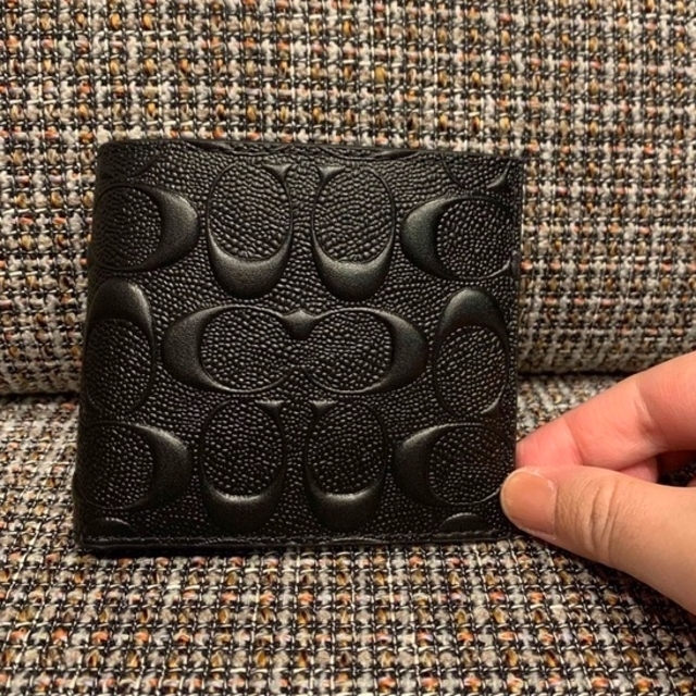COACH(コーチ)の75363  コーチ　二つ折り財布　ブラックシグネチャー メンズのファッション小物(折り財布)の商品写真