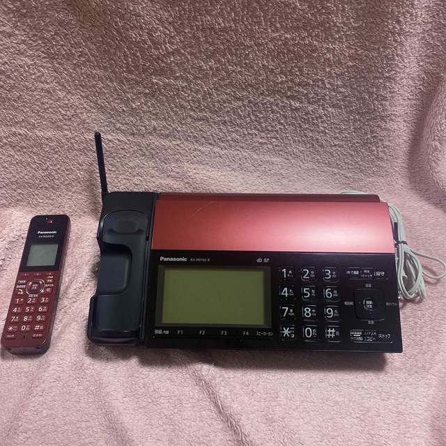 Panasonic(パナソニック)のパナソニック おたっくす デジタルコードレスFAX KX-PD102D-R スマホ/家電/カメラの生活家電(その他)の商品写真