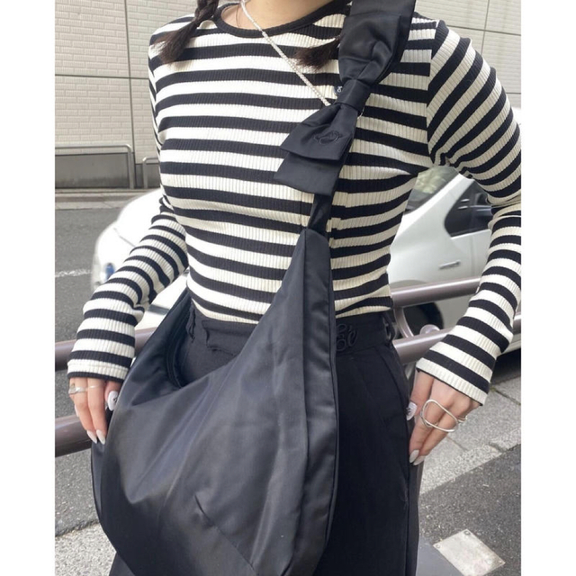大人気新作 epine é ribbon nylon half moon bag バッグ uus.veepisar.ee