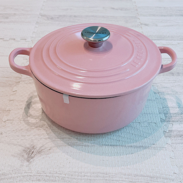 LE CREUSET(ルクルーゼ)のシグニチャーココット・ロンド インテリア/住まい/日用品のキッチン/食器(鍋/フライパン)の商品写真