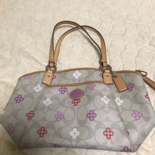 コーチ(COACH)のコーチ　花柄&シグネチャー　バッグ(ハンドバッグ)