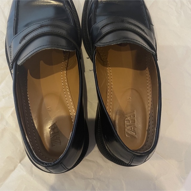ZARA(ザラ)のZARA ザラ　メンズ　ベーシックローファー メンズの靴/シューズ(デッキシューズ)の商品写真