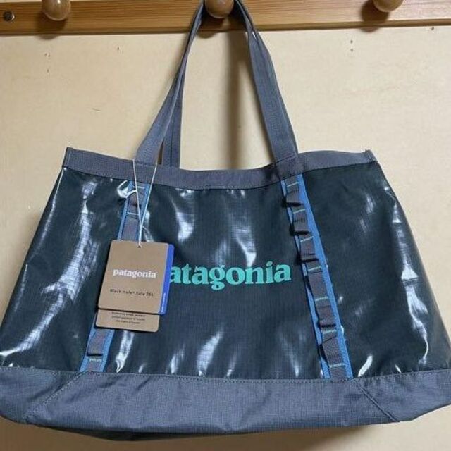 パタゴニア ブラック ホール トート 25L トート カラー プルームグレ