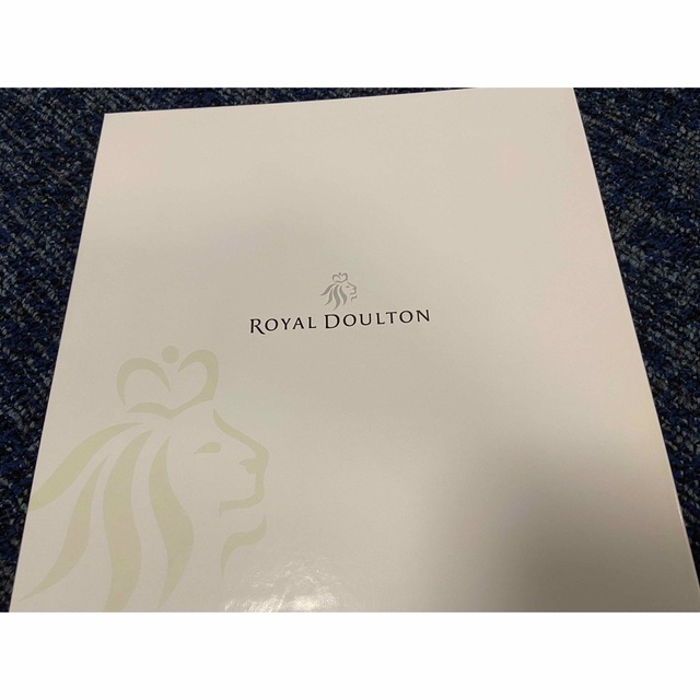 Royal Doulton(ロイヤルドルトン)の新品未使用　ROYAL DOULTON ハンカチ レディースのファッション小物(ハンカチ)の商品写真