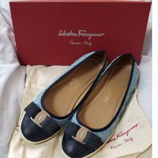 サルヴァトーレフェラガモ(Salvatore Ferragamo)のフェラガモ　8　デニム　フラットシューズ(バレエシューズ)