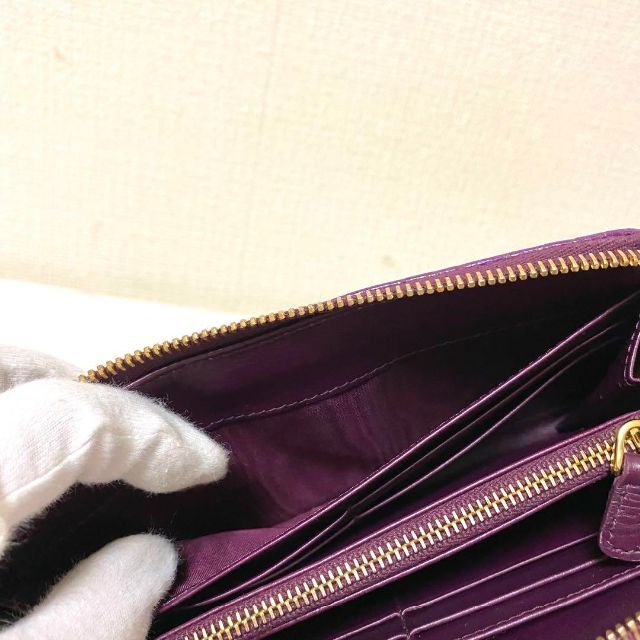miumiu(ミュウミュウ)の美品!　miumiu ラウンドファスナー 長財布　クロコ 型押し レディースのファッション小物(財布)の商品写真