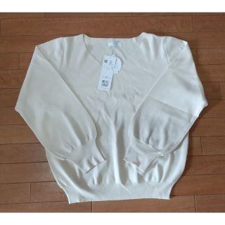 アーヴェヴェ(a.v.v)のa.v.v 大きいサイズ Vネック ニットセーター パフスリーブ 新品 XL(ニット/セーター)