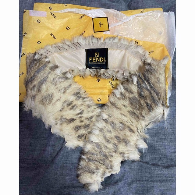 FENDI フェンディ 付け襟 リアルファー 激安人気新品 www.cecile-roger.com