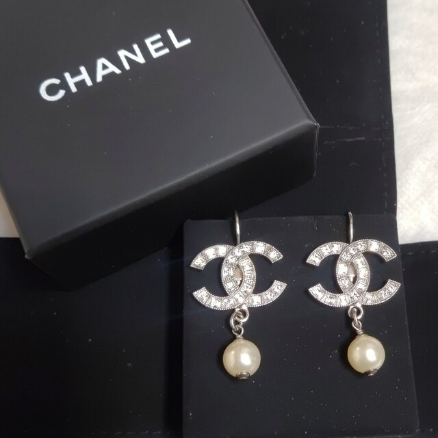 CHANEL ピアス　ビジュー　パール