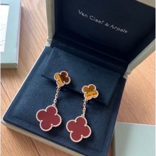 ヴァンクリーフアンドアーペル(Van Cleef & Arpels)のスライム様専用VanCleef&Arpelsマジックアルハンブラ2モチーフピアス(ピアス)