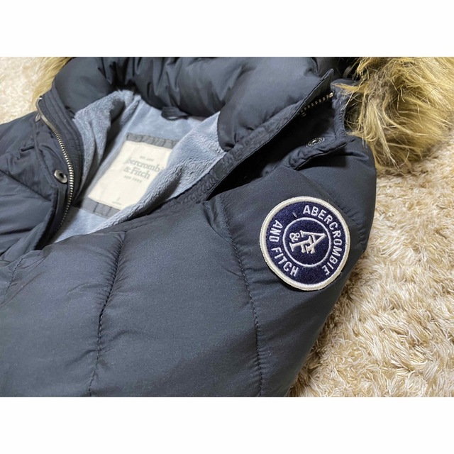 Abercrombie&Fitch(アバクロンビーアンドフィッチ)のアバクロダウン　Sサイズ　美品✨お値下げ レディースのジャケット/アウター(ダウンジャケット)の商品写真