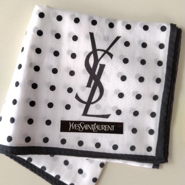 Yves Saint Laurent(イヴサンローラン)のイヴサンローラン　ハンカチ レディースのファッション小物(ハンカチ)の商品写真