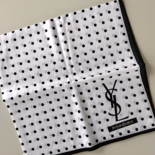 Yves Saint Laurent(イヴサンローラン)のイヴサンローラン　ハンカチ レディースのファッション小物(ハンカチ)の商品写真