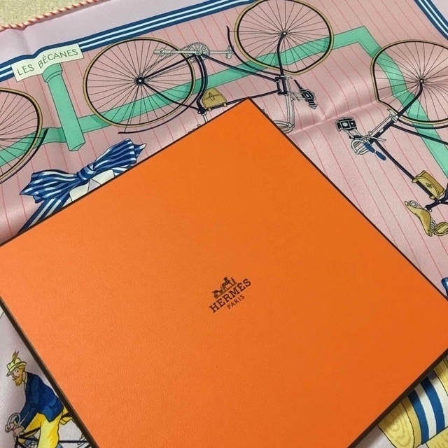 Hermes(エルメス)のエルメス　スカーフ　カレ70 レディースのファッション小物(バンダナ/スカーフ)の商品写真