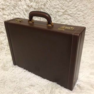 ロエベ(LOEWE)の✨未使用に近い✨ロエベ アタッシュケース アナグラム ゴールド金具 カーフレザー(ビジネスバッグ)