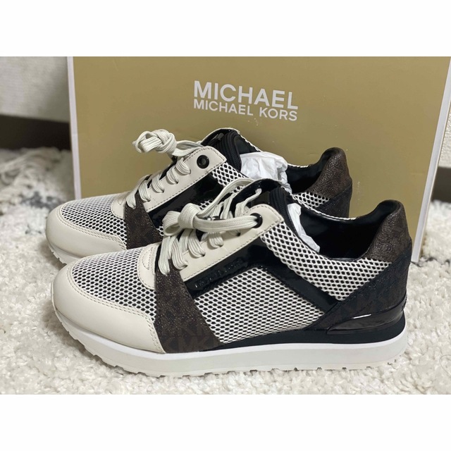 マイケルコース(MICHAEL KORS)スニーカー　新品