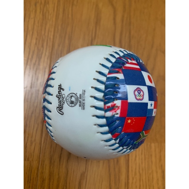 Rawlings(ローリングス)の2009年　WBC 記念ボール　出場国旗デザイン スポーツ/アウトドアの野球(記念品/関連グッズ)の商品写真