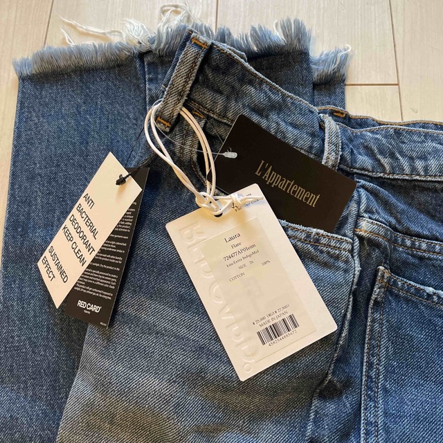 L'Appartement DEUXIEME CLASSE(アパルトモンドゥーズィエムクラス)の新品アパ別注【RED CARD / レッドカード】Denim 26 レディースのパンツ(デニム/ジーンズ)の商品写真