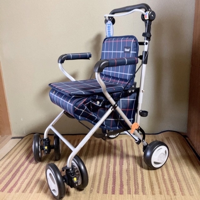 人気特販 【未使用】手押し車 シルバーカー 歩行補助車 車椅子 幸和