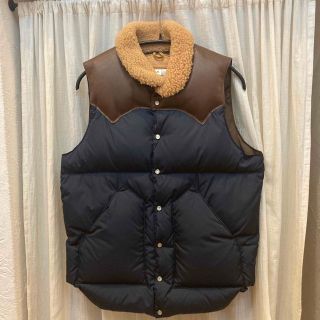 ロッキーマウンテンフェザーベッド(Rocky Mountain Featherbed)の美品送料込み　ロッキーマウンテンフェザーヘッド　ダウンベスト　ネイビー  36(ダウンベスト)