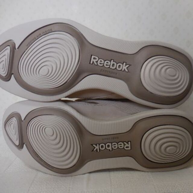 Reebok(リーボック)の未使用 Reebok EASYTONE ブーツ 完売品 24 断熱保温防水 レディースの靴/シューズ(ブーツ)の商品写真