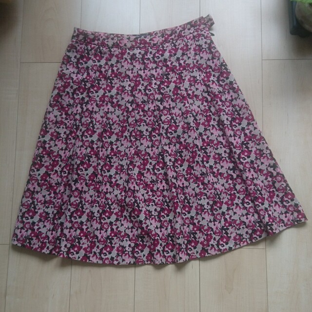 ViS(ヴィス)の花柄スカート レディースのスカート(ひざ丈スカート)の商品写真