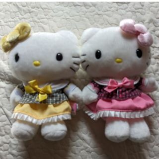 サンリオ・ピューロランド　キティちゃん　ぬいぐるみ　２つセット(ぬいぐるみ)