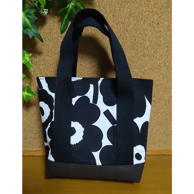 marimekko(マリメッコ)のマリメッコ　ミニトートバッグ(黒×白) ハンドメイドのファッション小物(バッグ)の商品写真