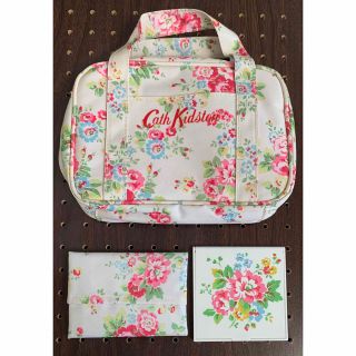 キャスキッドソン(Cath Kidston)のお値下げ☆彡【cath kidston】花柄がかわいい♡トラベル ポーチ(ポーチ)