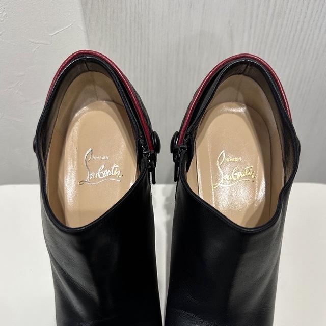 Christian Louboutin(クリスチャンルブタン)のクリスチャンルブタン　ショートブーツ　黒　38.5 レディースの靴/シューズ(ブーツ)の商品写真