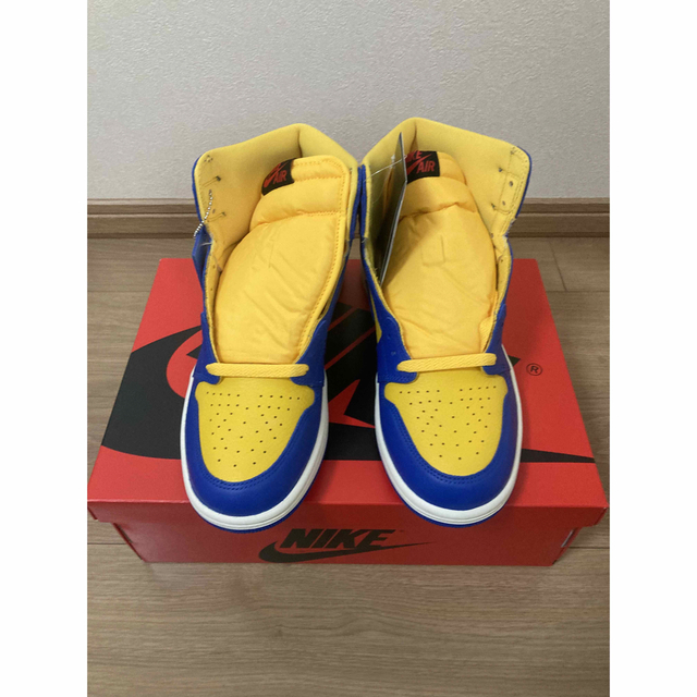 NIKE(ナイキ)のAJ1WMNSHighOGGameRoyal and Varsity Maize レディースの靴/シューズ(スニーカー)の商品写真