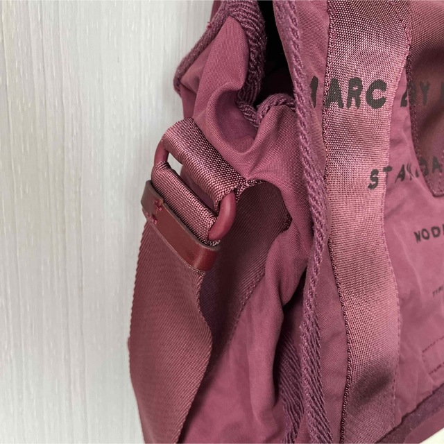 MARC BY MARC JACOBS(マークバイマークジェイコブス)のマーク バイ マークジェイコブス2way マザーズバック　メッセンジャーバック キッズ/ベビー/マタニティのマタニティ(マザーズバッグ)の商品写真