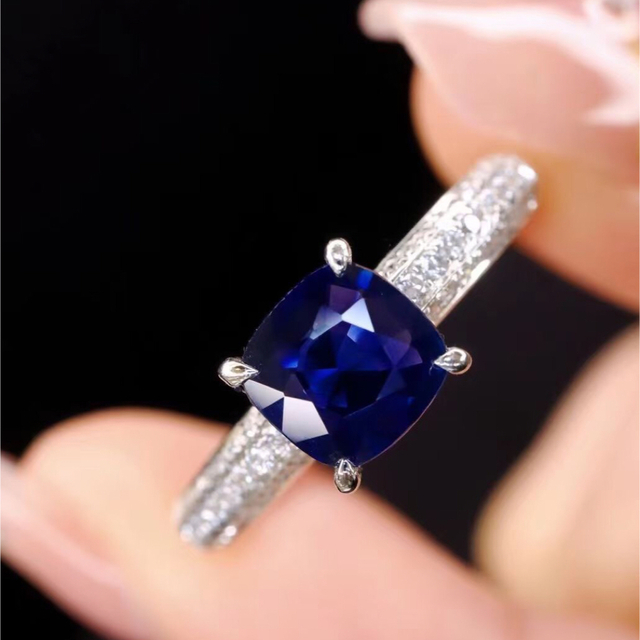 豪奢な 天然 ¥ k18 リング0.95ct ダイヤ ロイヤルブルーサファイア