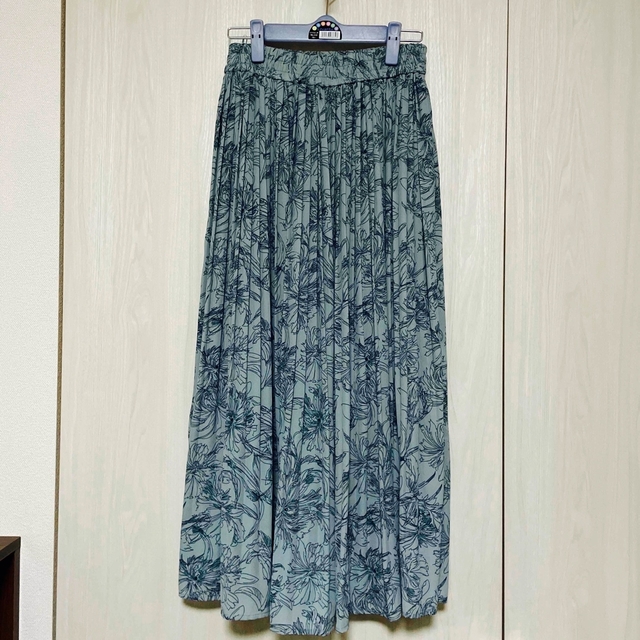 ViS(ヴィス)のViS 線花柄　プリーツスカート  レディースのスカート(ロングスカート)の商品写真