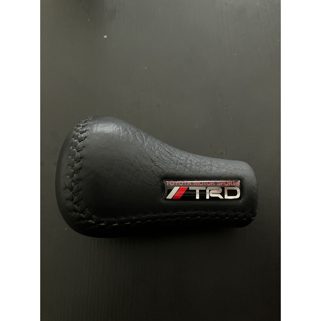 トヨタ(トヨタ)のTRD本革シフトノブ 自動車/バイクの自動車(車種別パーツ)の商品写真