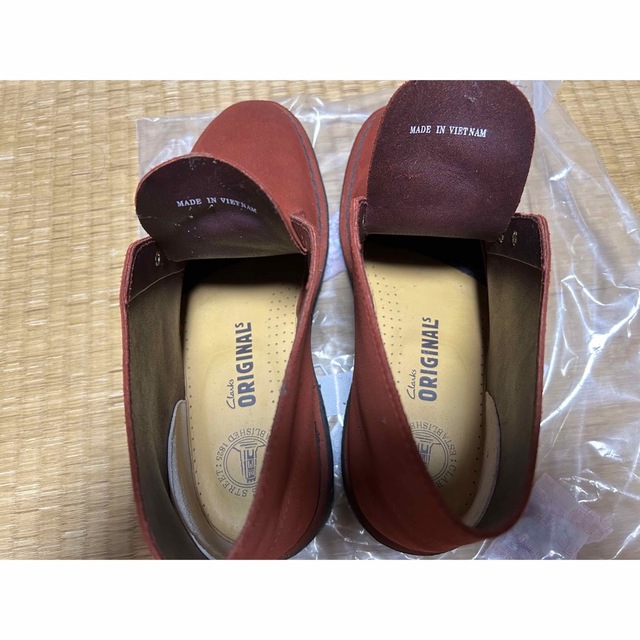 Clarks(クラークス)のclarks デザートブーツ 赤　箱付き メンズの靴/シューズ(ブーツ)の商品写真