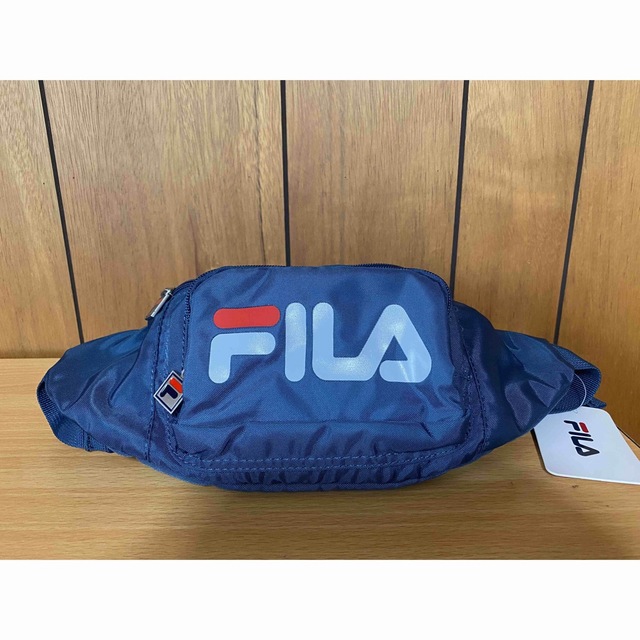 FILA(フィラ)のFILA フィラ バッグウエストポーチ ユニセックス　新品 レディースのバッグ(ボディバッグ/ウエストポーチ)の商品写真