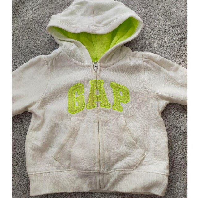 babyGAP(ベビーギャップ)のBabyGAP パーカー 女の子 キッズ/ベビー/マタニティのベビー服(~85cm)(ジャケット/コート)の商品写真