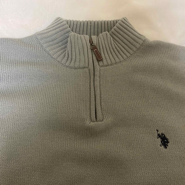 U.S. POLO ASSN.(ユーエスポロアッスン)のU.S. POLO ASSN別注ハーフジップリブニット　サックスブルー メンズのトップス(ニット/セーター)の商品写真