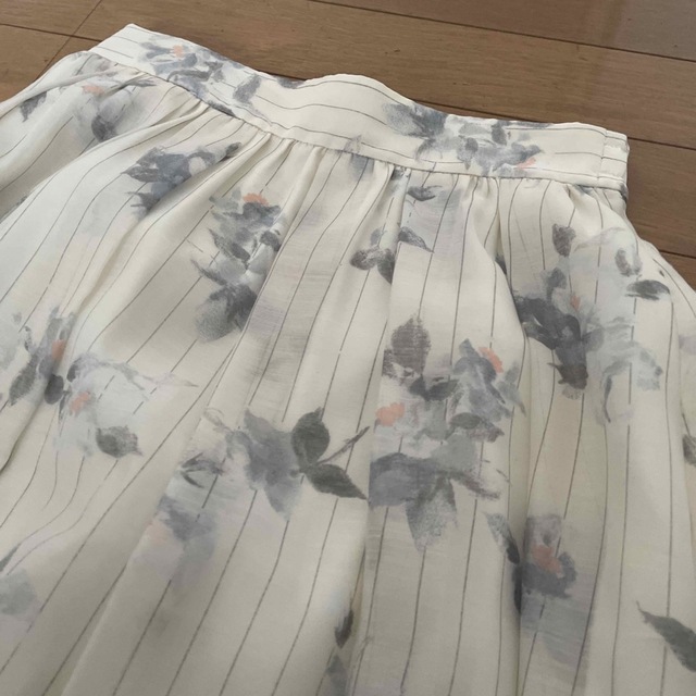 JILL by JILLSTUART(ジルバイジルスチュアート)のジルスチュアート スカート レディースのスカート(ひざ丈スカート)の商品写真
