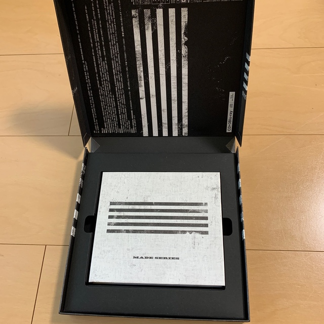 BIGBANG(ビッグバン)のBIGBANG/MADE SERIES  初回限定 DELUXE EDITION エンタメ/ホビーのCD(K-POP/アジア)の商品写真