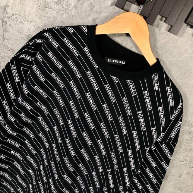 BALENCIAGA』バレンシアガ (XS) 総柄 /ビックサイズ半袖Tシャツ 見逃せ
