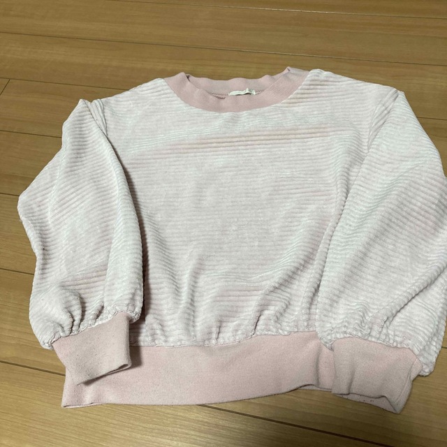 GU(ジーユー)のGU トレーナー　140センチ キッズ/ベビー/マタニティのキッズ服女の子用(90cm~)(Tシャツ/カットソー)の商品写真